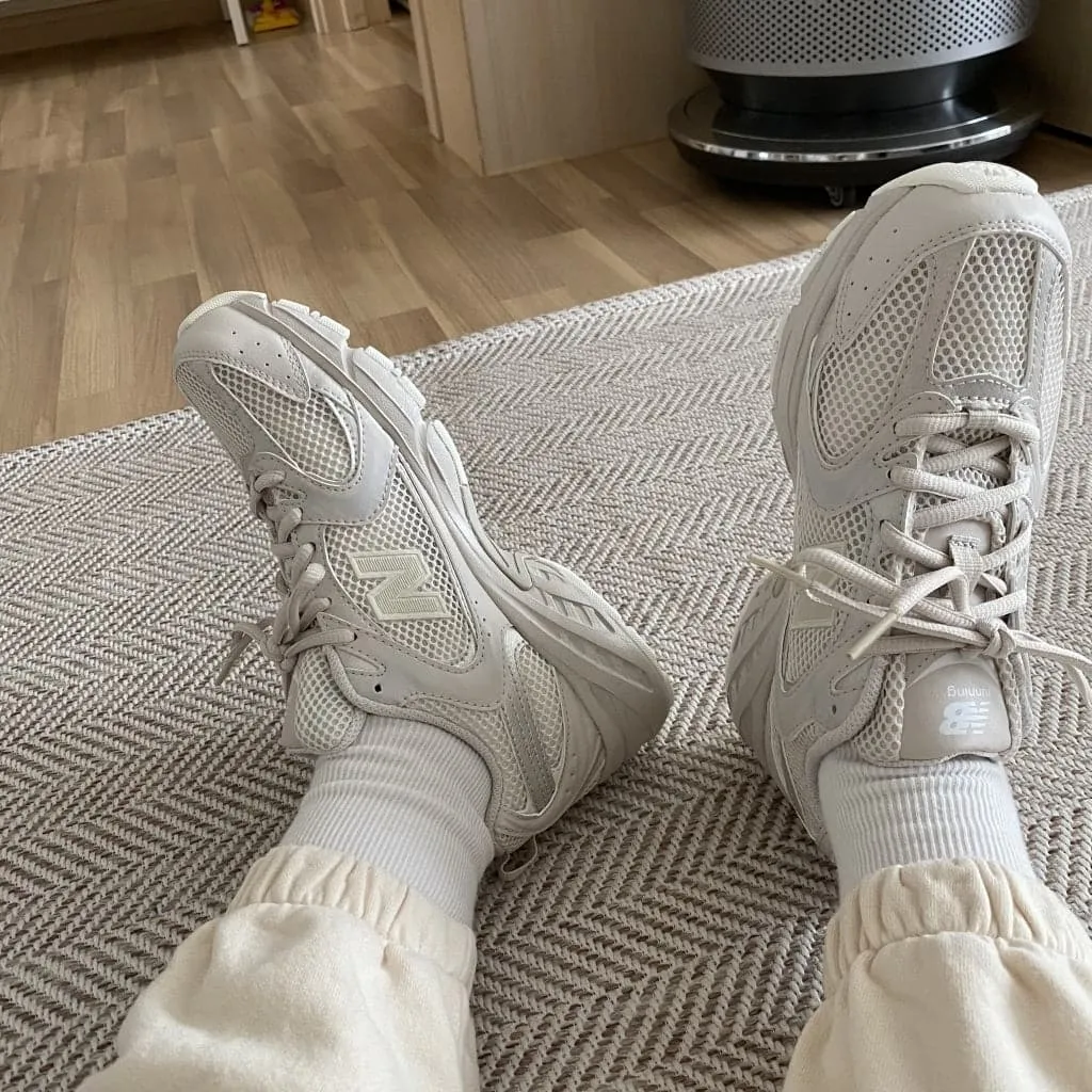 New Balance 530 奶油杏色